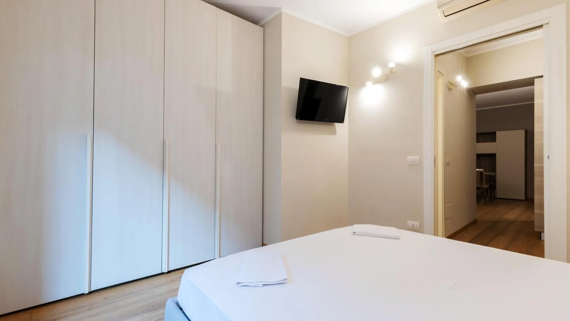 Arco Della Pace Corso Sempione - Exceptional Location Apartment Milan Italy
